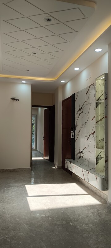 Room in 3 BHK Builder Floor at Janakpuri – for Sale