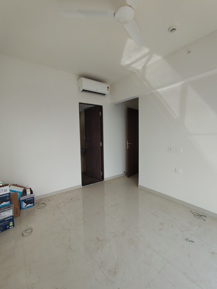 undefined, lodha-amara-tower-24-and-25 2 Bedroom 840 Sq.Ft. Apartment In Kolshet Road Thane 9768408