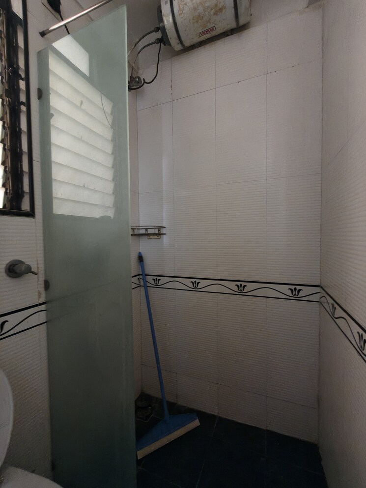 Bathroom, lake-pleasant 2 Bedroom 800 Sq.Ft. Apartment In Powai Mumbai 9768226