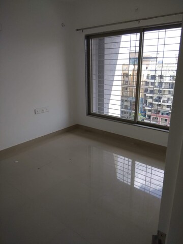 Room in 3 BHK Apartment at Riddhi Enclave Co-op Housing Society Ltd, Viman Nagar – for Rent