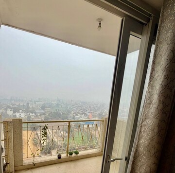 Furnished Amenities in 3 BHK Apartment at Pareena Micasa, Sector 68 – for Rent