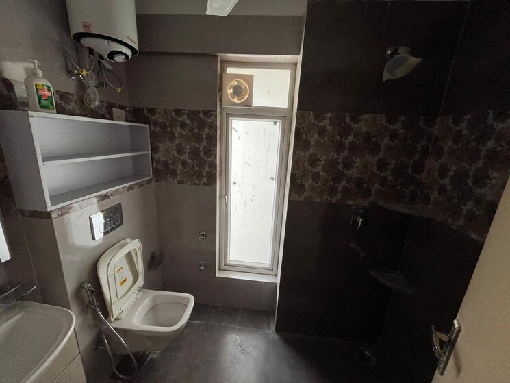 Bathroom, pareena-micasa 3 Bedroom 1999 Sq.Ft. Apartment In Sector 68 Gurgaon 9768643