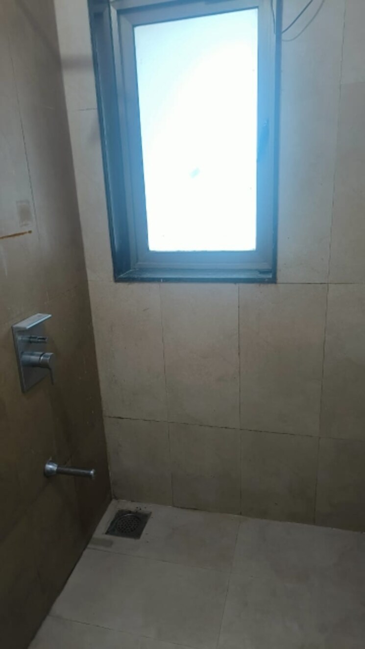 Bathroom, runwal-symphony 2 Bedroom 650 Sq.Ft. Apartment In Santacruz East Mumbai 9768928