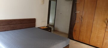 Room in 3 BHK Apartment at Bandra West – for Rent