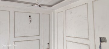 Building Lobby in 3 BHK Builder Floor at Green Fields Colony – for Sale