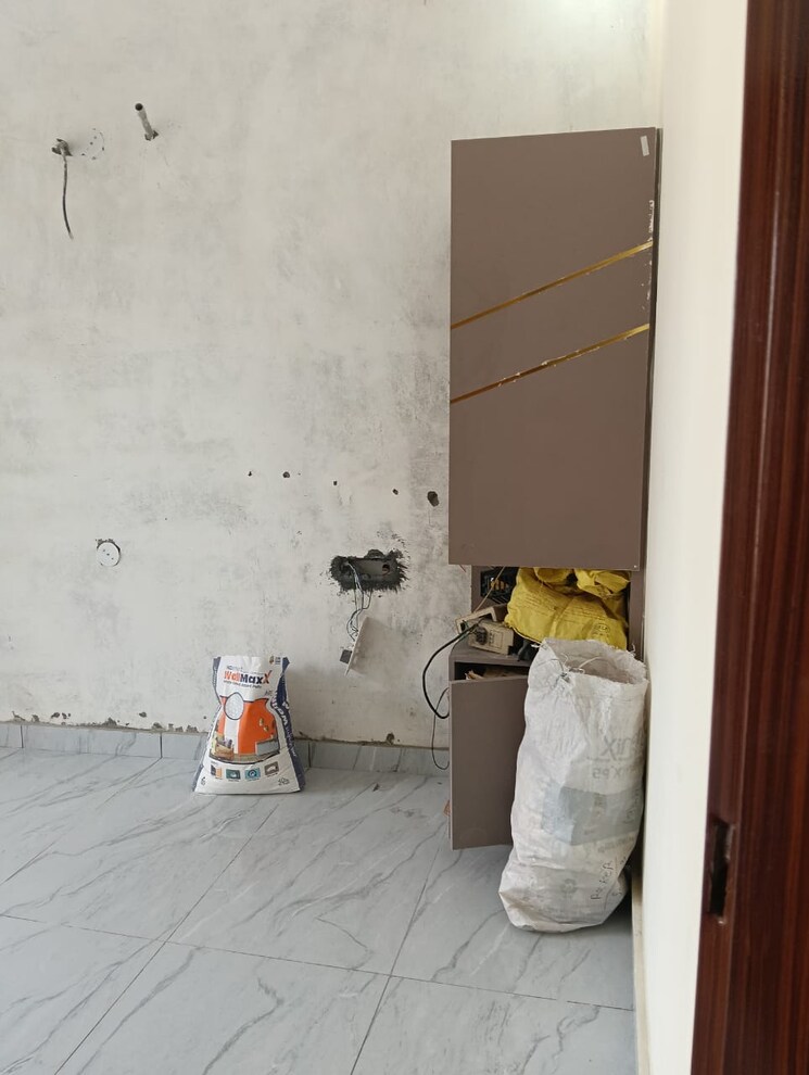 Bathroom, prem-apartment 3 Bedroom 1100 Sq.Ft. Apartment In Pir Machalla Zirakpur 9769097