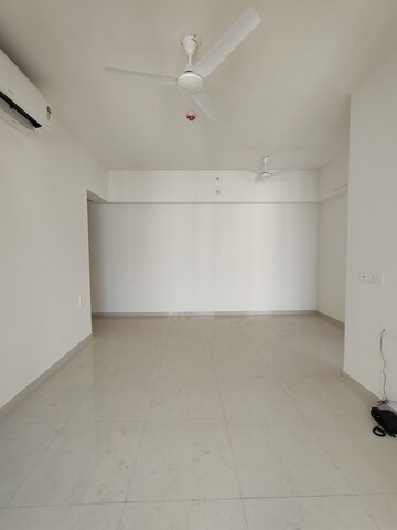 Room in 2 BHK Apartment at Lodha Amara Tower 23, Kolshet Road – for Rent