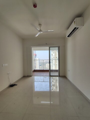 Room in 2 BHK Apartment at Lodha Amara Tower 23, Kolshet Road – for Rent