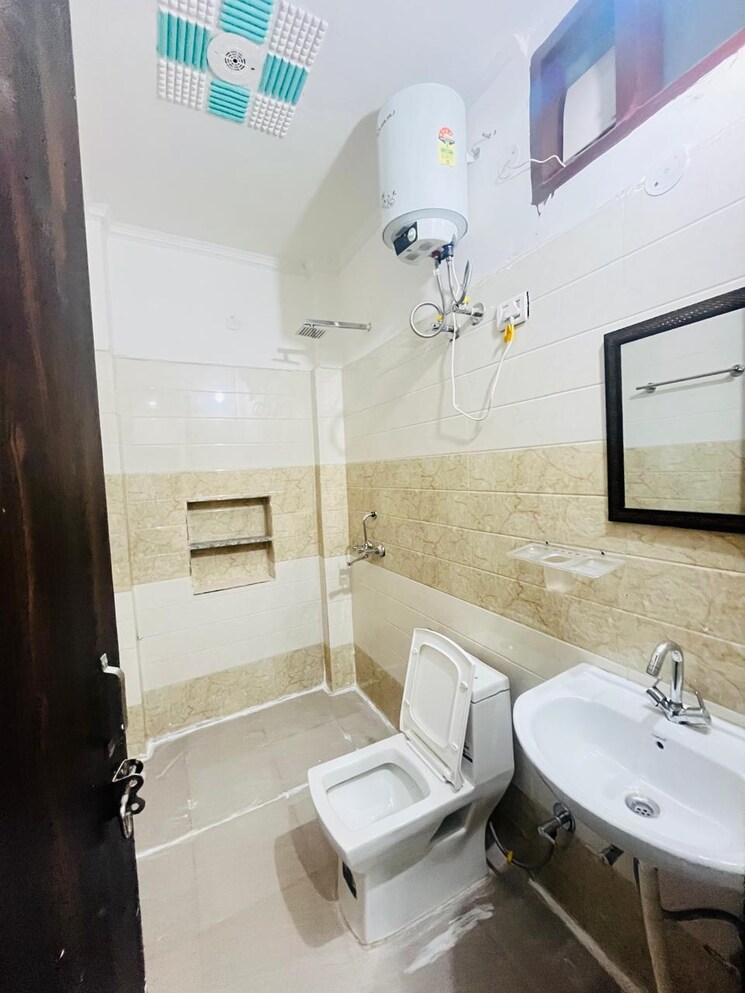 Bathroom, sector 51 3 Bedroom 2350 Sq.Ft. Builder Floor In Sector 51 Gurgaon 9769218