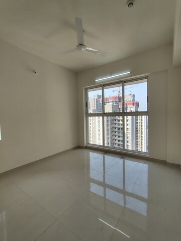 Room in 2 BHK Apartment at Lodha Amara Tower 23, Kolshet Road – for Rent