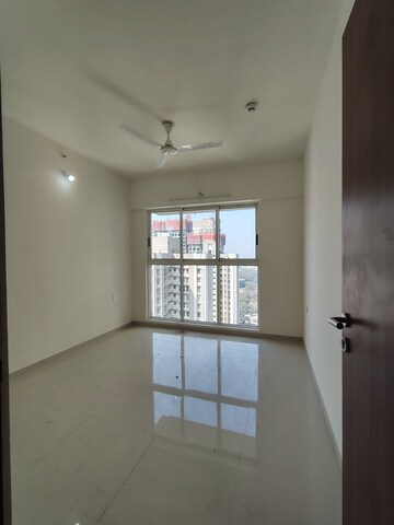 Room in 2 BHK Apartment at Lodha Amara Tower 23, Kolshet Road – for Rent