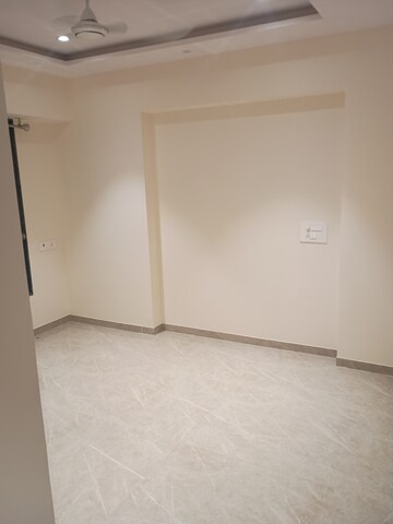 Furnished Amenities in 2 BHK Apartment at Thapar Suburbia, Chembur – for Rent