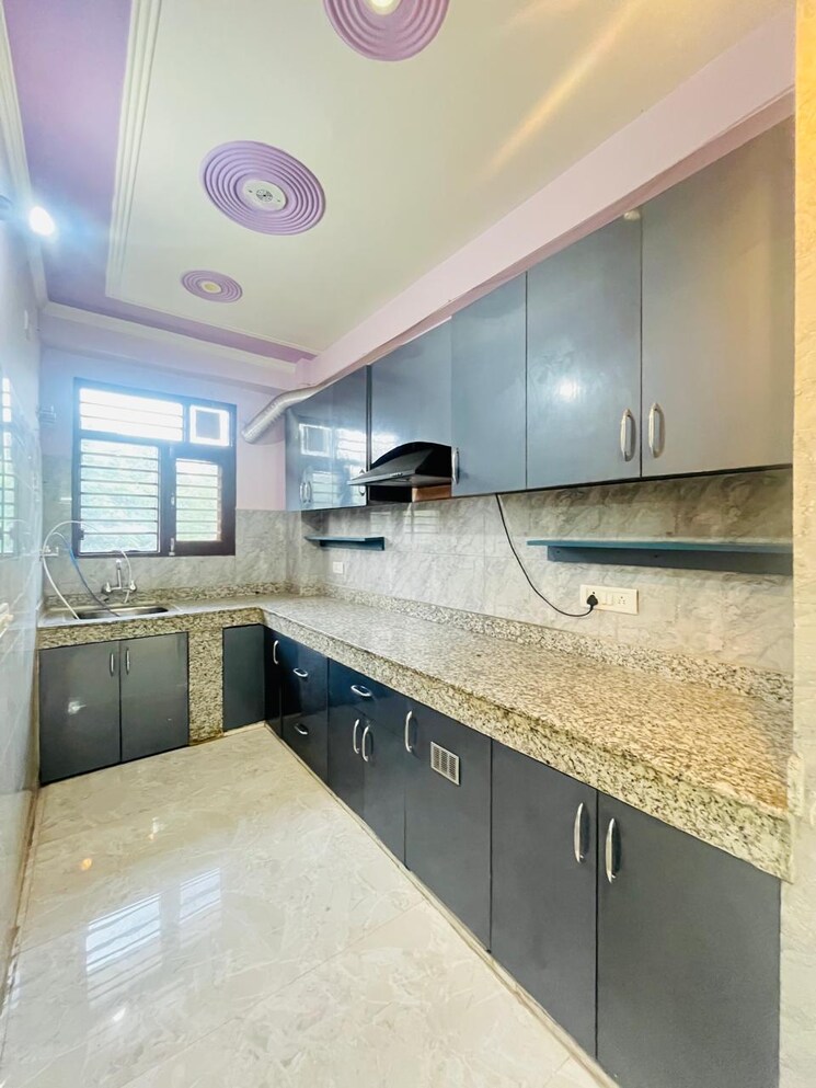 Kitchen, sector 47 3 Bedroom 2250 Sq.Ft. Builder Floor In Sector 47 Gurgaon 9769290