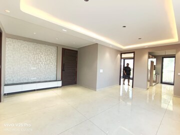 Room in 5 BHK Builder Floor at Sector 4 – for Sale