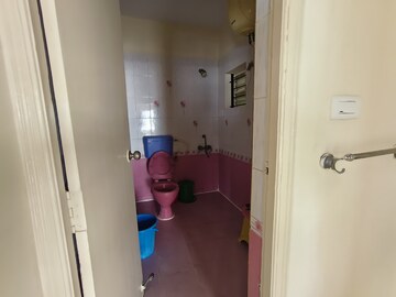 Bathroom in 2.5 BHK Apartment at RS Green View, Yemalur – for Rent