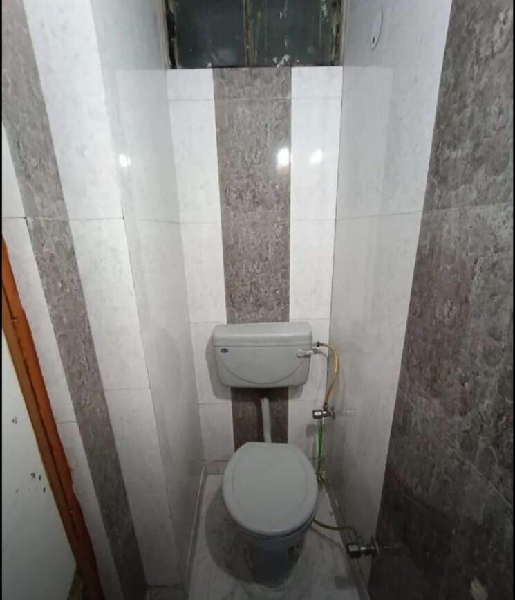 Bathroom, rohini sector 9 1 Bedroom 700 Sq.Ft. Builder Floor In Rohini Sector 9 Delhi 9769546