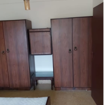 Room in 2 BHK Apartment at Cumbala Hill – for Sale