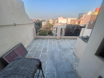 Balcony in 1 BHK Builder Floor at Shalimar Bagh – for Rent
