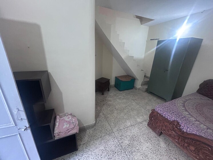 Living Room, shalimar bagh 1 Bedroom 900 Sq.Ft. Builder Floor In Shalimar Bagh Delhi 9769574