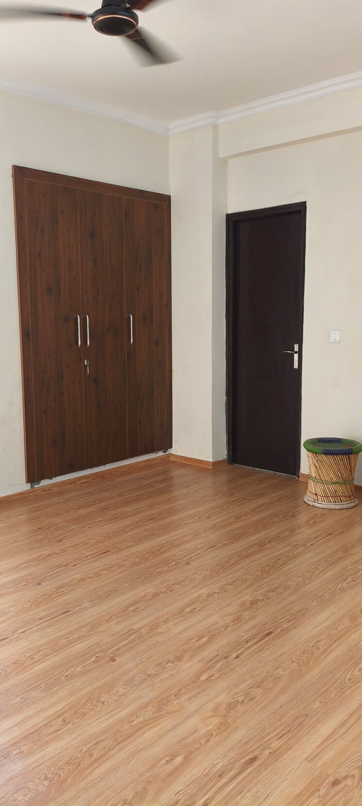 Room, amrapali-crystal-homes 3.5 Bedroom 1375 Sq.Ft. Apartment In Sector 76 Noida 9769698