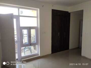 Room in 3 BHK Apartment at BPTP Park Grandeura, Sector 82 – for Rent