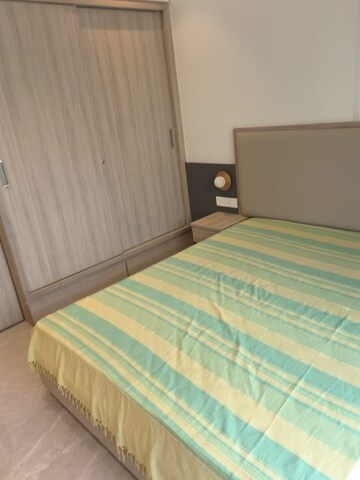 Bedroom in 2 BHK Apartment at Khar West – for Rent