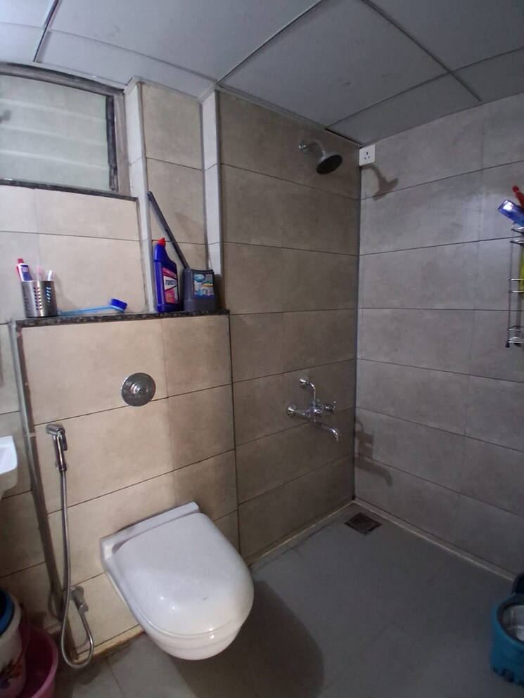 Bathroom, samarth-chs-bhusari-colony 2 Bedroom 834 Sq.Ft. Apartment In Kothrud Pune 9770245