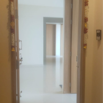 Room in 2.5 BHK Apartment at Austin Arena, Mumbai Bangalore Highway – for Rent