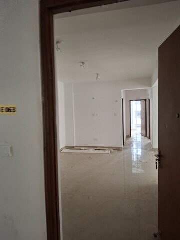 Room in 3 BHK Apartment at Urban Axis Urban Woods, Sushant Golf City – for Rent