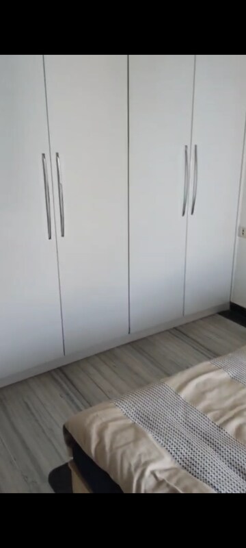 Room in 3 BHK Apartment at Hiranandani Estate, Ghodbunder Road – for Rent