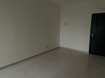 Room in 2 BHK Apartment at Signature Global Proxima, Sector 89 – for Rent