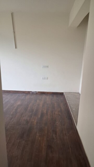 Room in 2.5 BHK Apartment at ACE Golf Shire, Sector 150 – for Sale