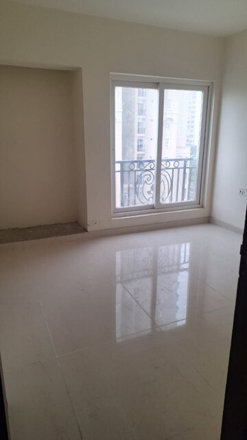 Room in 2.5 BHK Apartment at ACE Golf Shire, Sector 150 – for Sale