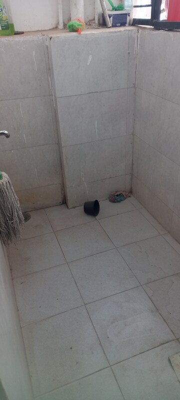 Bathroom in 4 BHK Apartment at Sri Nilayam Kothapet, Kothapet – for Rent