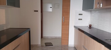 Room in 2.5 BHK Apartment at Ekta Tripolis, Goregaon West – for Rent