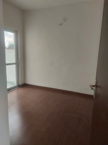 Room in 3 BHK Apartment at Adore Happy Homes Grand, Sector 85 – for Sale