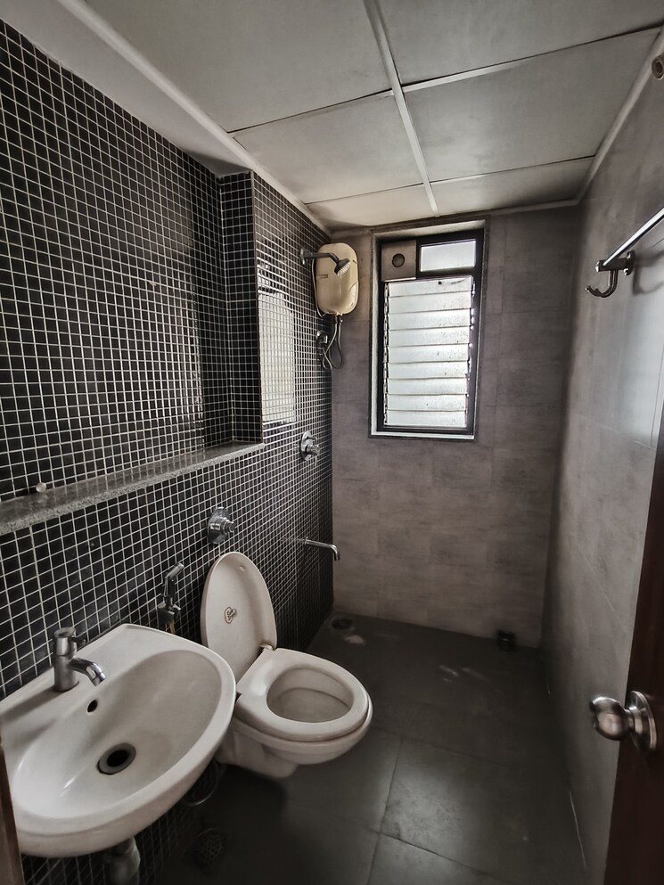 Bathroom, lodha-lakeshore-greens 2.5 Bedroom 830 Sq.Ft. Apartment In Dombivli East Thane 9771083