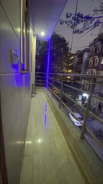 Balcony in Studio Builder Floor at Minarch Tower, Sector 44 – for Rent