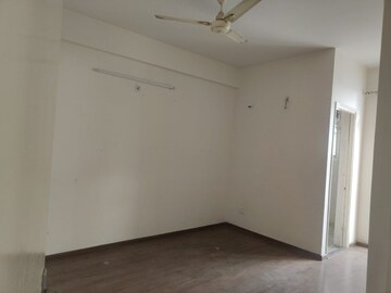 Room in 2 BHK Apartment at Wave Dream Homes, Wave City – for Rent