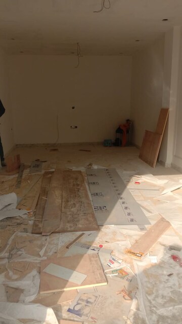 Team Area in 5 BHK Builder Floor at Raj Nagar Sector 14 – for Sale