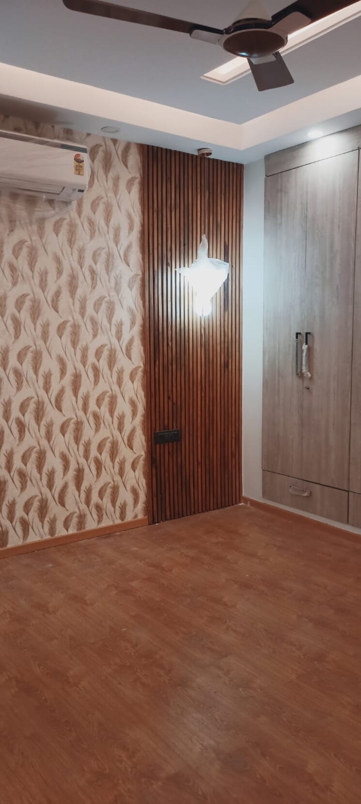 Room, dlf-city-phase-iv 4 Bedroom 2400 Sq.Ft. Builder Floor In Dlf Phase iv Gurgaon 9771316