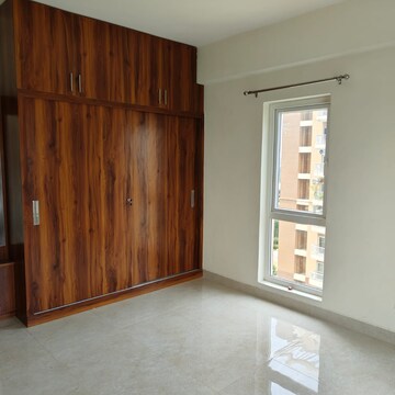 Room in 2 BHK Apartment at Eldeco Accolade, Saini Colony – for Rent