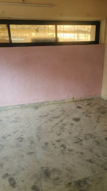 Room in 1 BHK Apartment at Karltopon Apartment, Santacruz East – for Rent