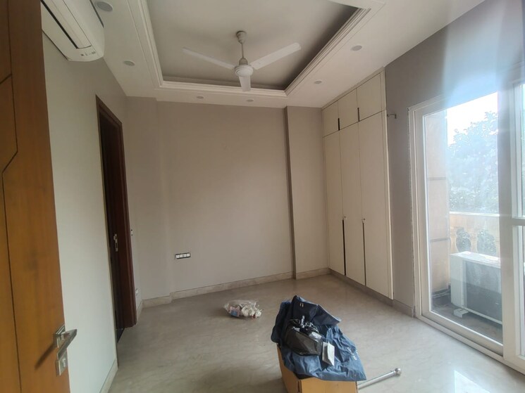  Parking, east of kailash 2 Bedroom 1000 Sq.Ft. Builder Floor In East Of Kailash Delhi 9771331