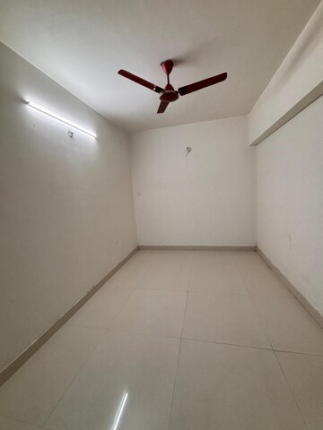 Room in 3.5 BHK Apartment at Shrachi Greenwood Nest, Rajarhat New Town – for Sale