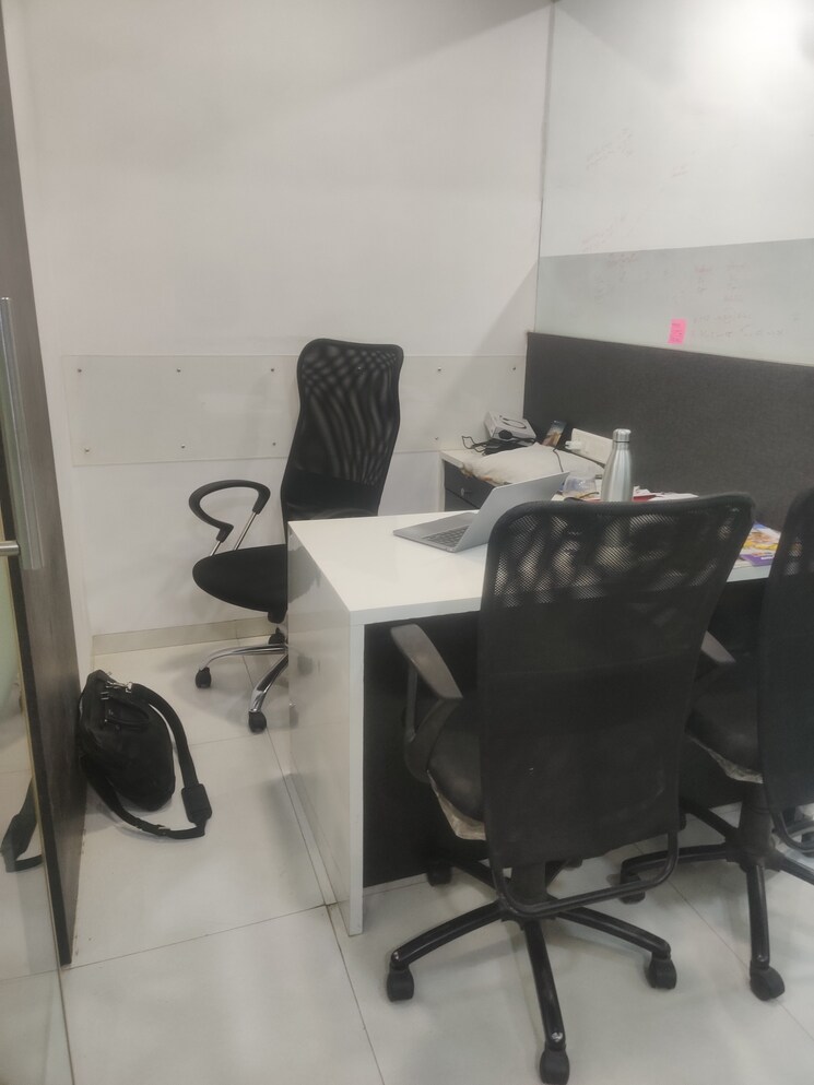 Team Area, k-rahega-palm-springs Commercial Office Space 1100 Sq.Ft. In Malad West Mumbai 9771414