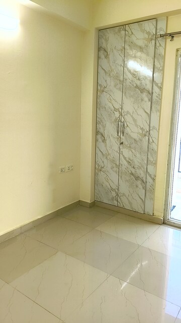 Room in 2 BHK Apartment at Windsor Paradise 2, Raj Nagar Extension – for Sale