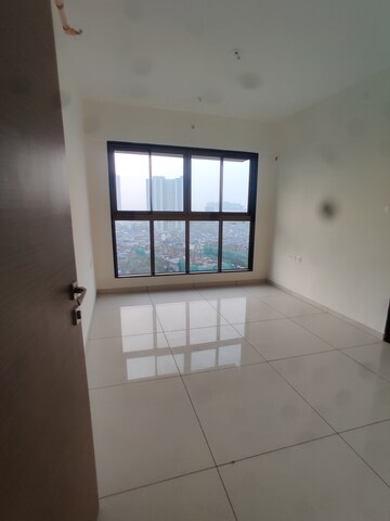 Room in 5 BHK Apartment at Chandak 34 Park Estate, Goregaon West – for Sale