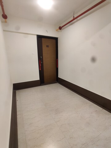 Room in 5 BHK Apartment at Chandak 34 Park Estate, Goregaon West – for Sale