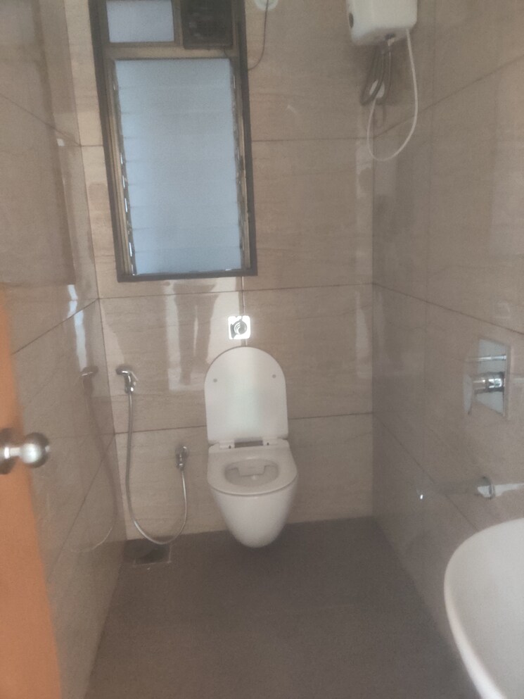 Bathroom, chandak-34-park-estate 5 Bedroom 1230 Sq.Ft. Apartment In Goregaon West Mumbai 9771484